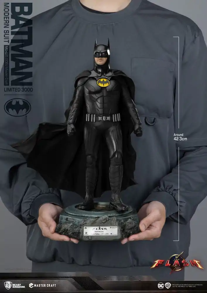 Batman Master Craft Batman Modern Suit szobor figura 42 cm termékfotó