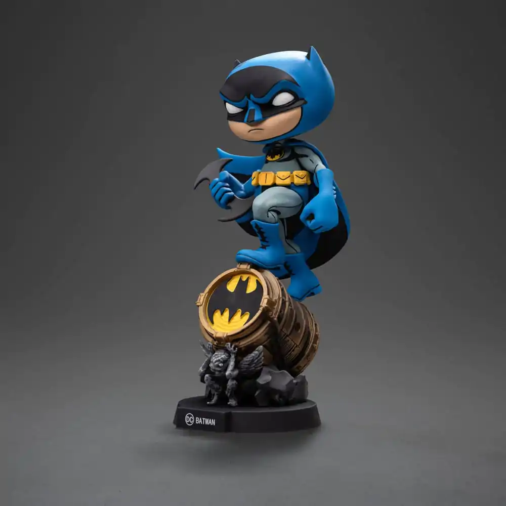 Batman Mini Co. Batman on Bat-Signal (Blue Variant) PVC figura 19 cm termékfotó
