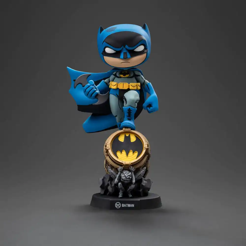 Batman Mini Co. Batman on Bat-Signal (Blue Variant) PVC figura 19 cm termékfotó