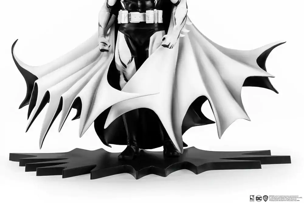 Batman PX 1/8 SDCC 2024 Batman Black & White Version 2PVC szobor figura 7 cm termékfotó