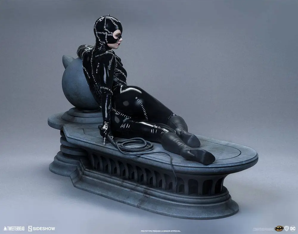 Batman Returns Maquette 1/4 Catwoman 34 cm termékfotó