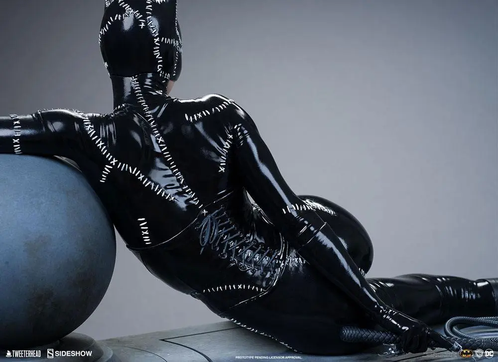 Batman Returns Maquette 1/4 Catwoman 34 cm termékfotó