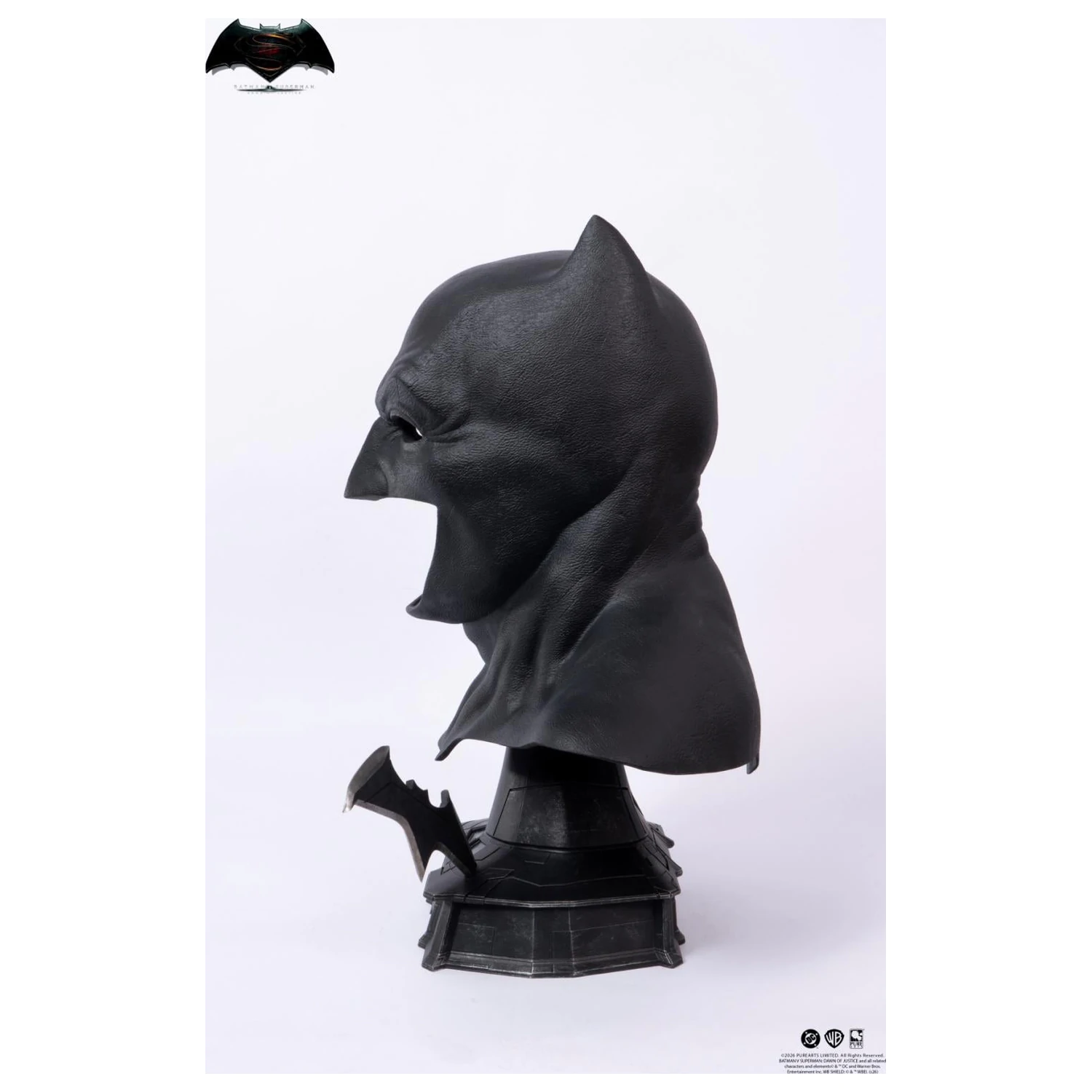 Batman v Superman Batman Cowl replika 1/1 51cm termékfotó