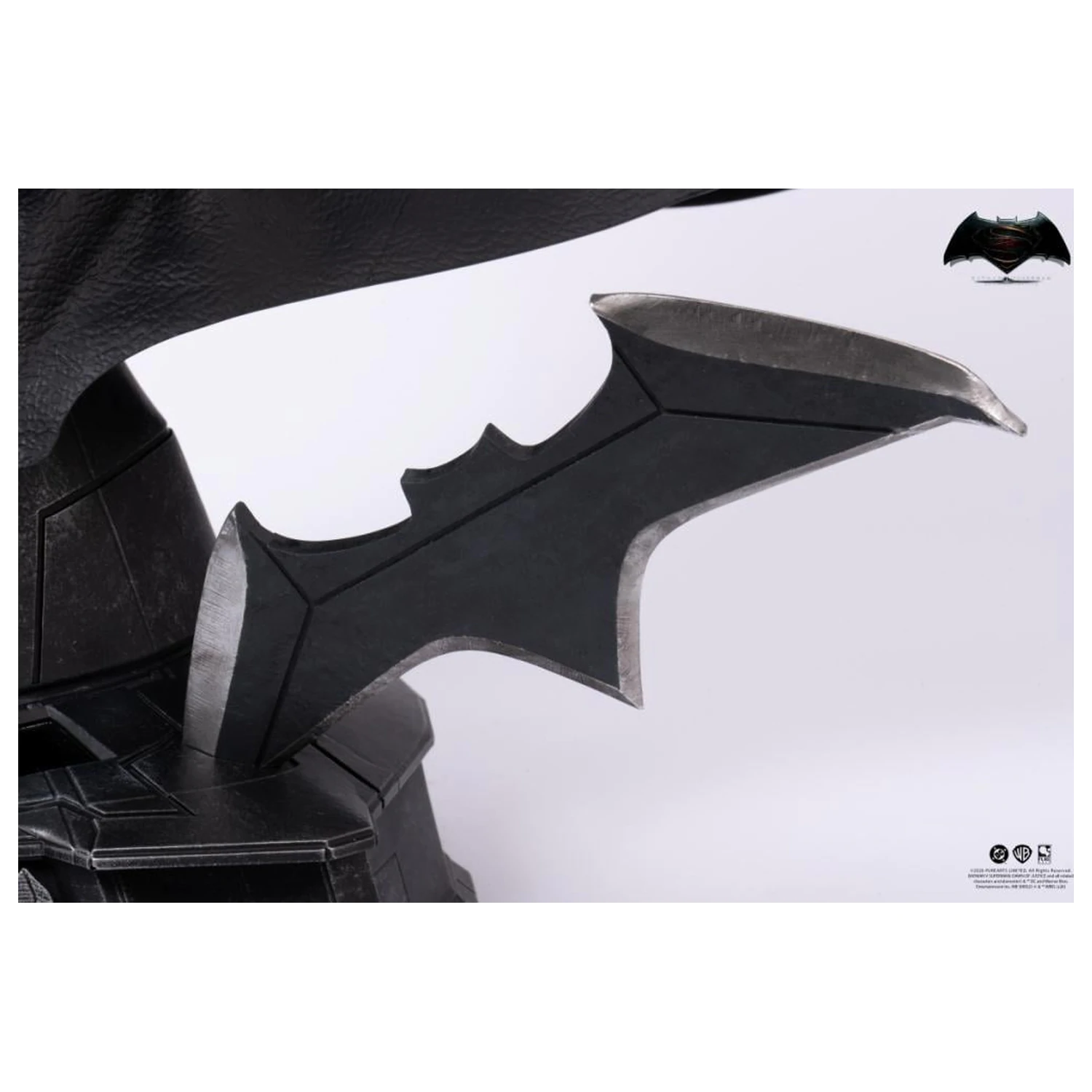 Batman v Superman Batman Cowl replika 1/1 51cm termékfotó