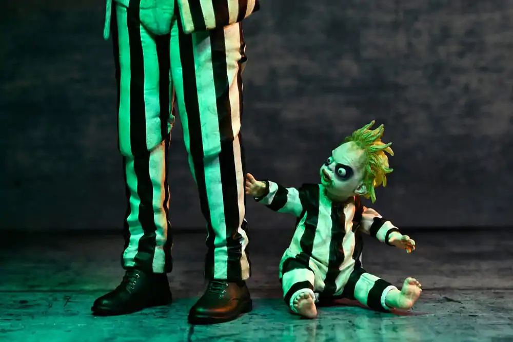 Beetlejuice Beetlejuice 7 Scale Ultimate Striped Suit Beetlejuice akciófigura 18 cm termékfotó