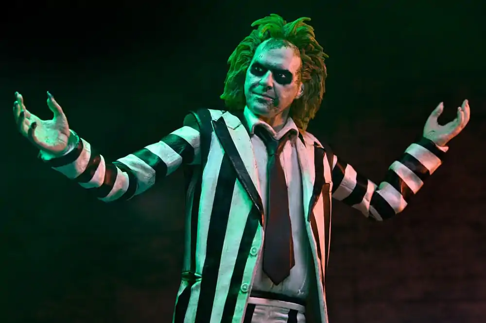 Beetlejuice Beetlejuice 7 Scale Ultimate Striped Suit Beetlejuice akciófigura 18 cm termékfotó