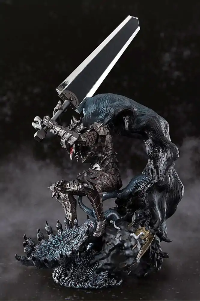 Berserk Figuarts ZERO Metallic Touch Guts Berserker Armor PVC szobor figura 35 cm termékfotó