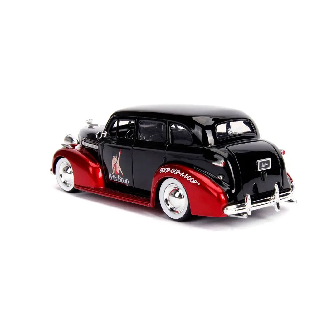 Betty Boop Hollywood Rides Diecast Model 1/24 1939 Chevy Master Deluxe with figura termékfotó