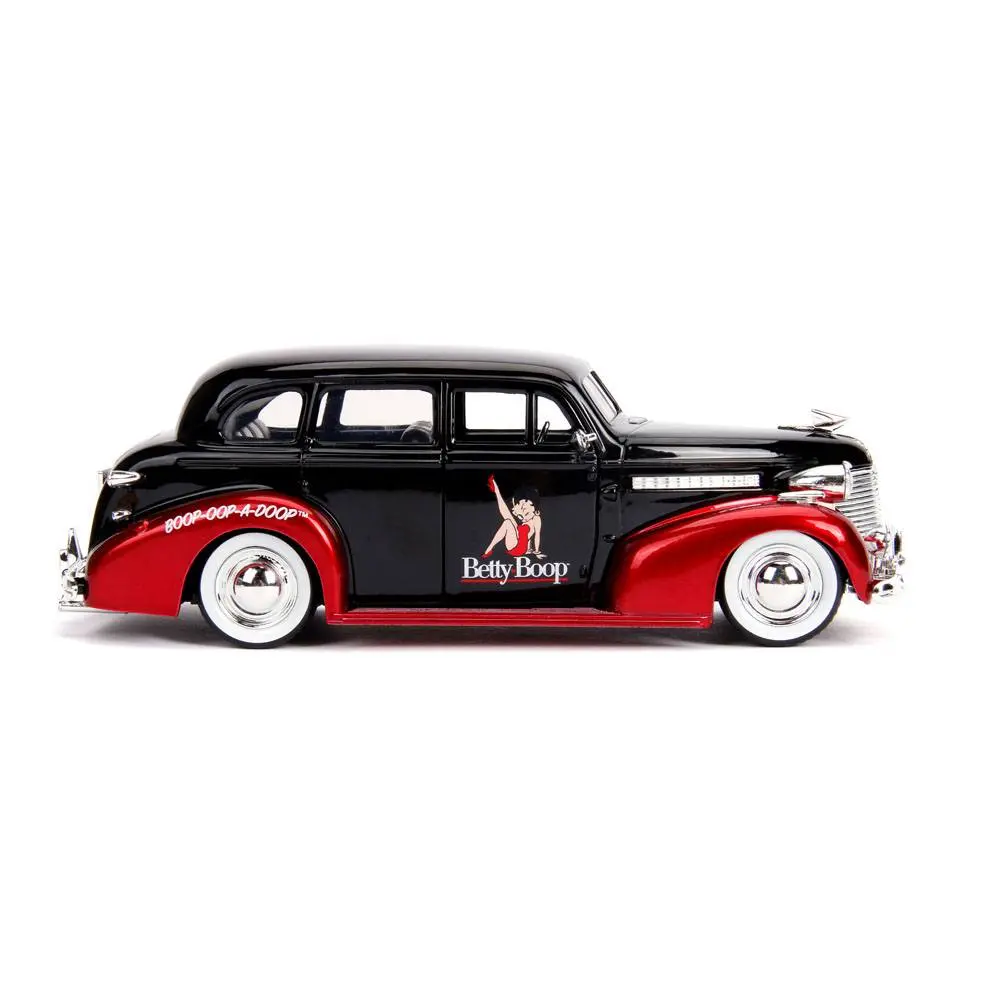 Betty Boop Hollywood Rides Diecast Model 1/24 1939 Chevy Master Deluxe with figura termékfotó