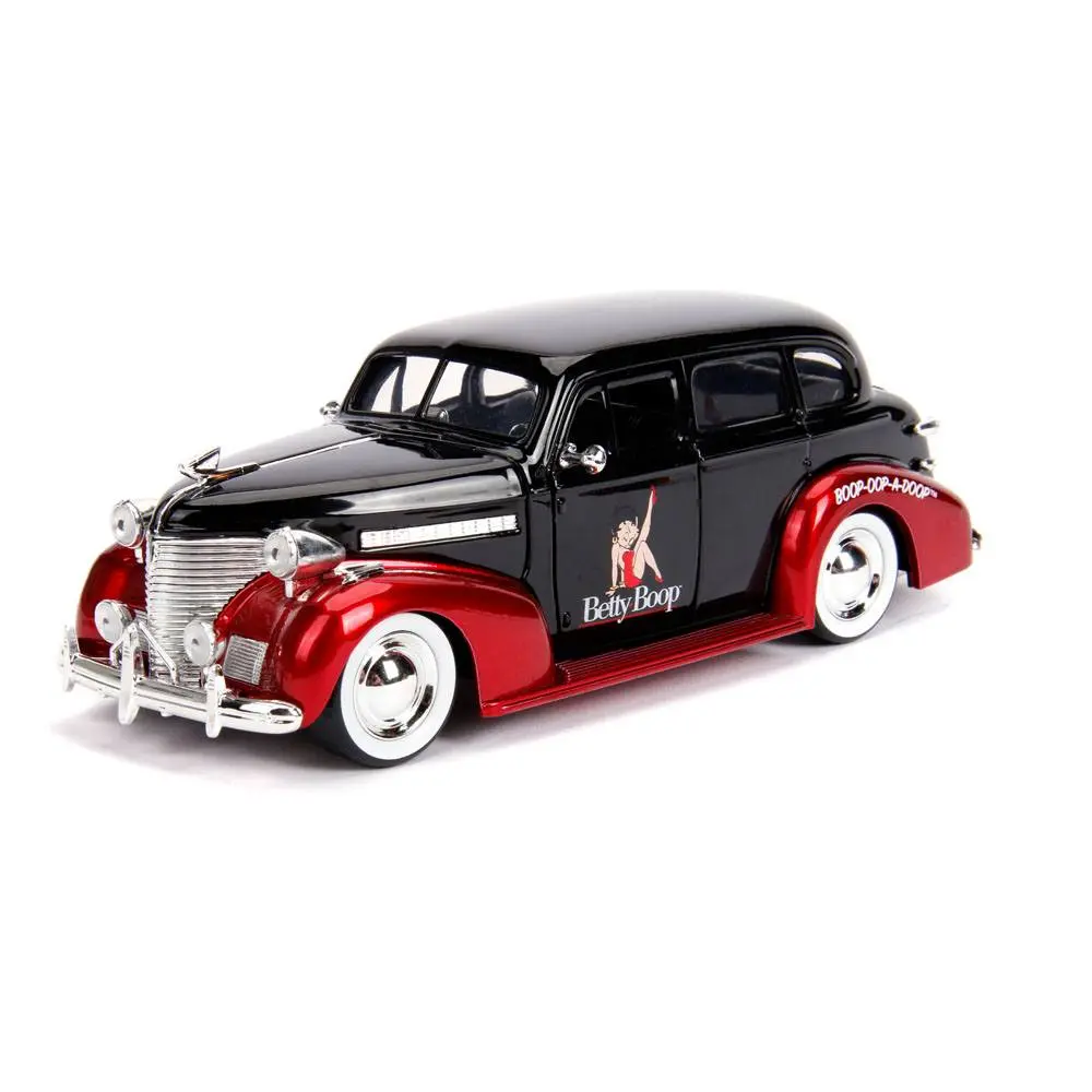 Betty Boop Hollywood Rides Diecast Model 1/24 1939 Chevy Master Deluxe with figura termékfotó