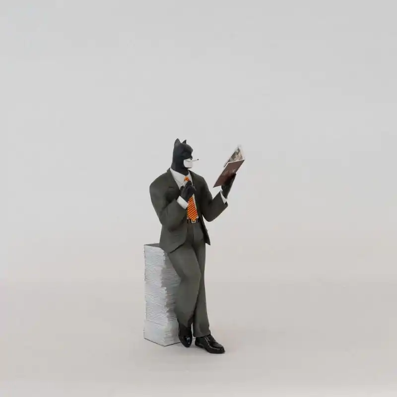 Blacksad: Blacksad on a Pile of Comics figura termékfotó