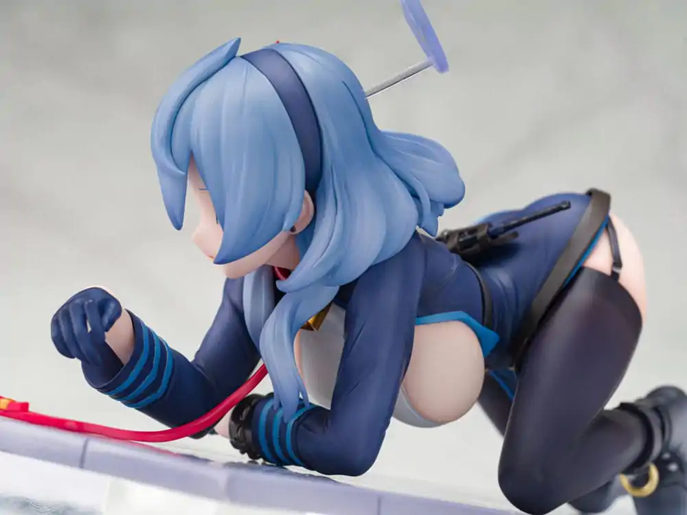 Blue Archive 1/7 Ako Memorial Lobby Ver. PVC szobor figura 23 cm termékfotó