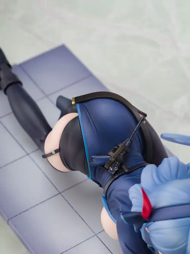 Blue Archive 1/7 Ako Memorial Lobby Ver. PVC szobor figura 23 cm termékfotó