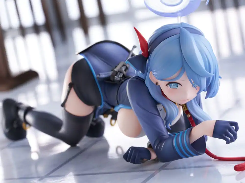 Blue Archive 1/7 Ako Memorial Lobby Ver. PVC szobor figura 23 cm termékfotó
