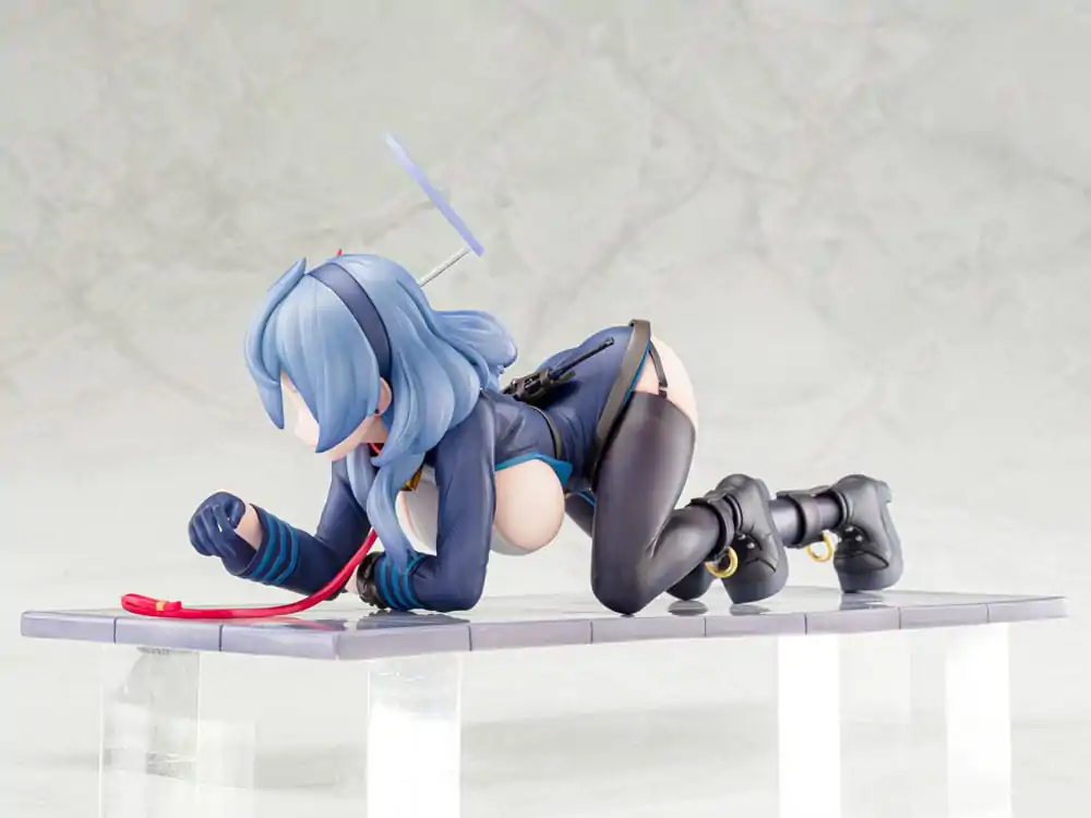 Blue Archive 1/7 Ako Memorial Lobby Ver. PVC szobor figura 23 cm termékfotó