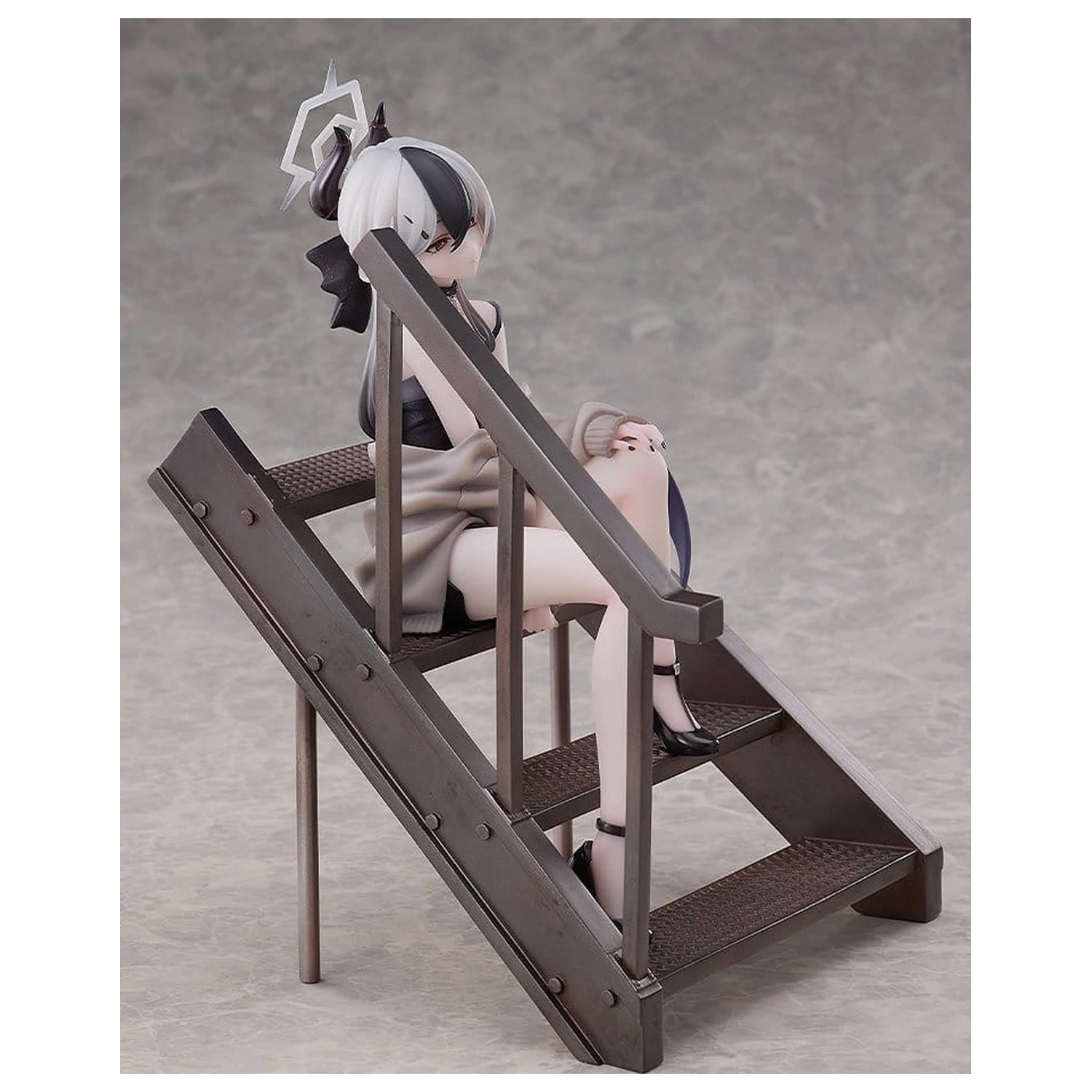 Blue Archive 1/7 Kayoko (Dress): Memorial Lobby Ver. PVC szobor figura 22 cm   termékfotó