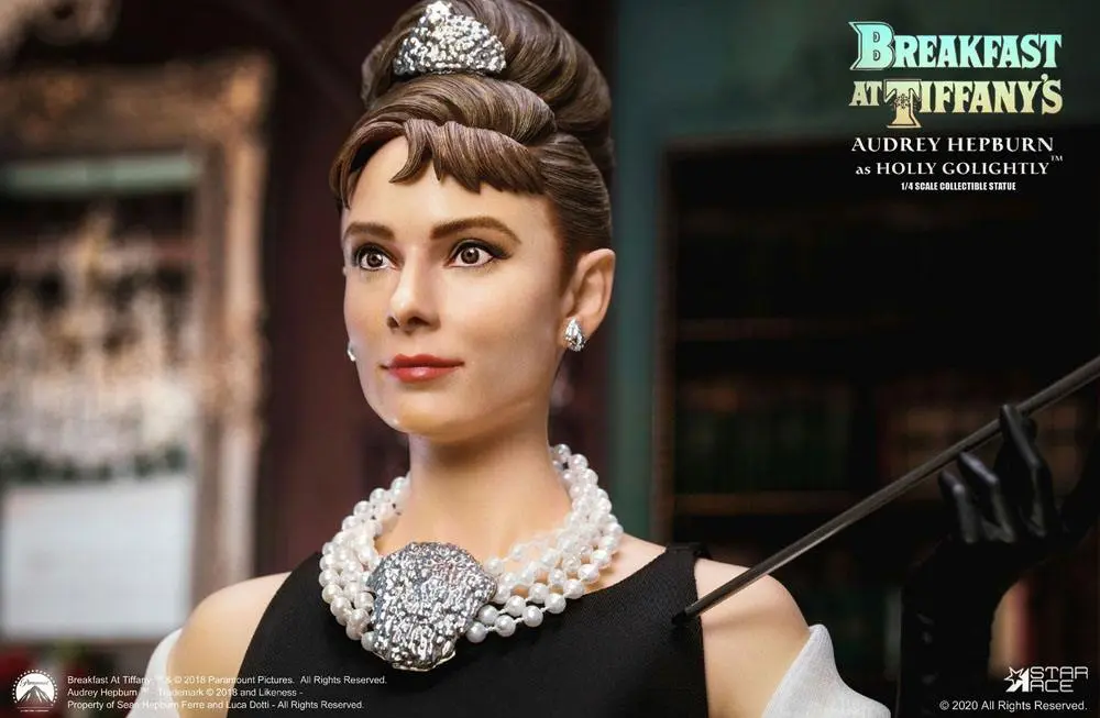 Breakfast at Tiffany's 1/4 Holly Golight (Audrey Hepburn) szobor figura 52 cm termékfotó