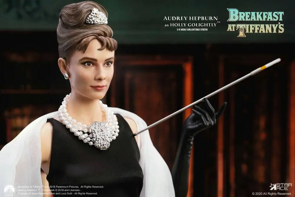 Breakfast at Tiffany's 1/4 Holly Golight (Audrey Hepburn) szobor figura 52 cm termékfotó