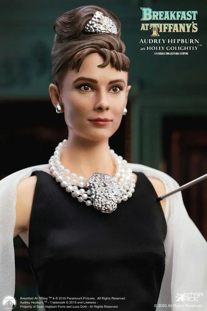 Breakfast at Tiffany's 1/4 Holly Golight (Audrey Hepburn) szobor figura 52 cm termékfotó