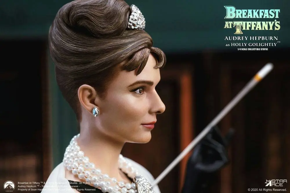 Breakfast at Tiffany's 1/4 Holly Golight (Audrey Hepburn) szobor figura 52 cm termékfotó