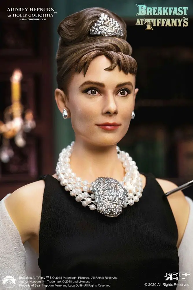 Breakfast at Tiffany's 1/4 Holly Golight (Audrey Hepburn) szobor figura 52 cm termékfotó