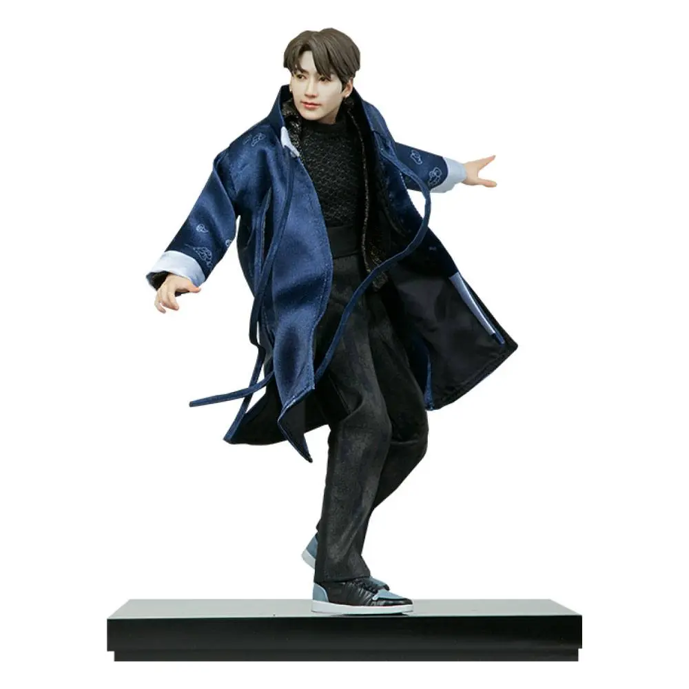 BTS Idol Collection Jung Kook Deluxe PVC szobor figura 23 cm termékfotó