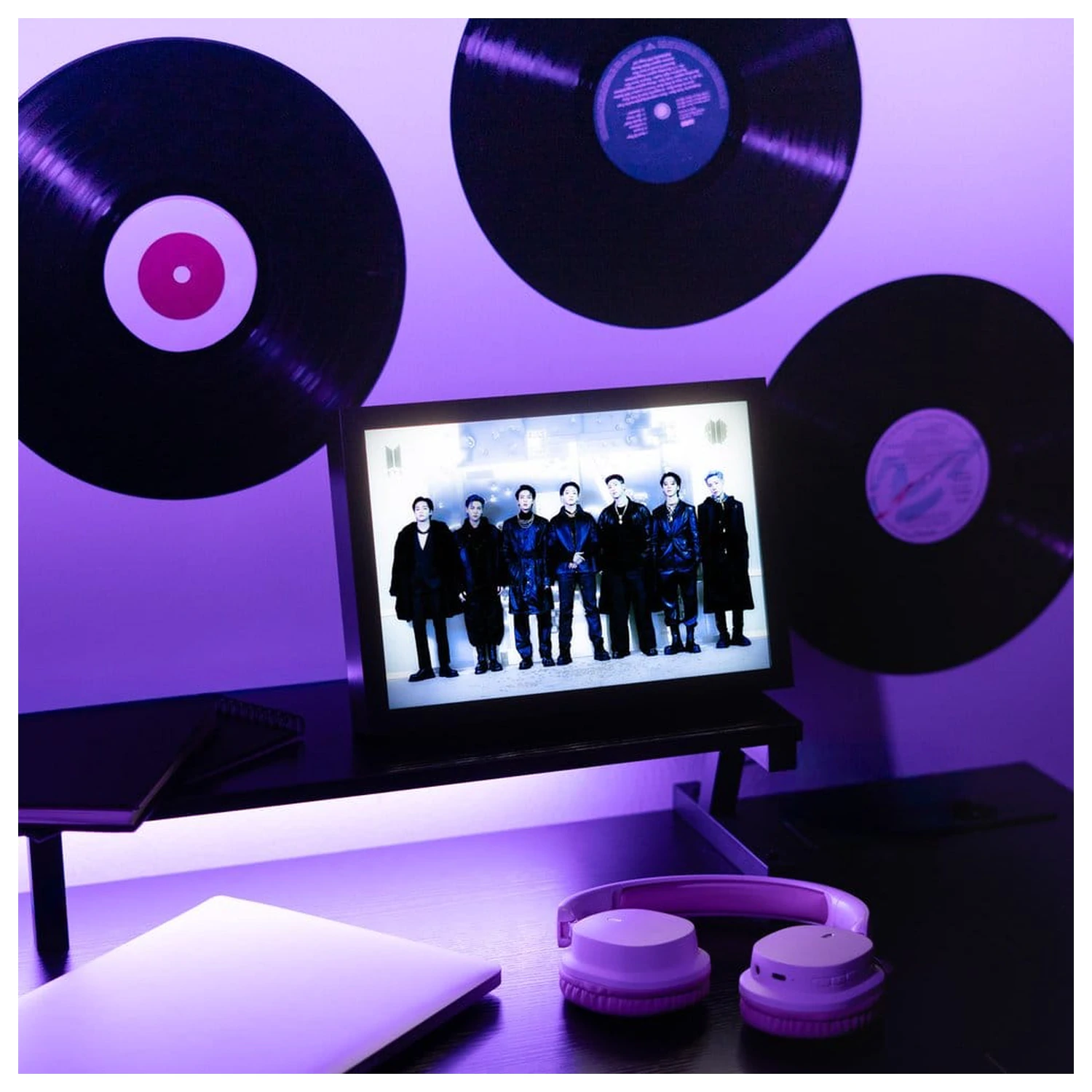 BTS Keretezett LED-es kép termékfotó