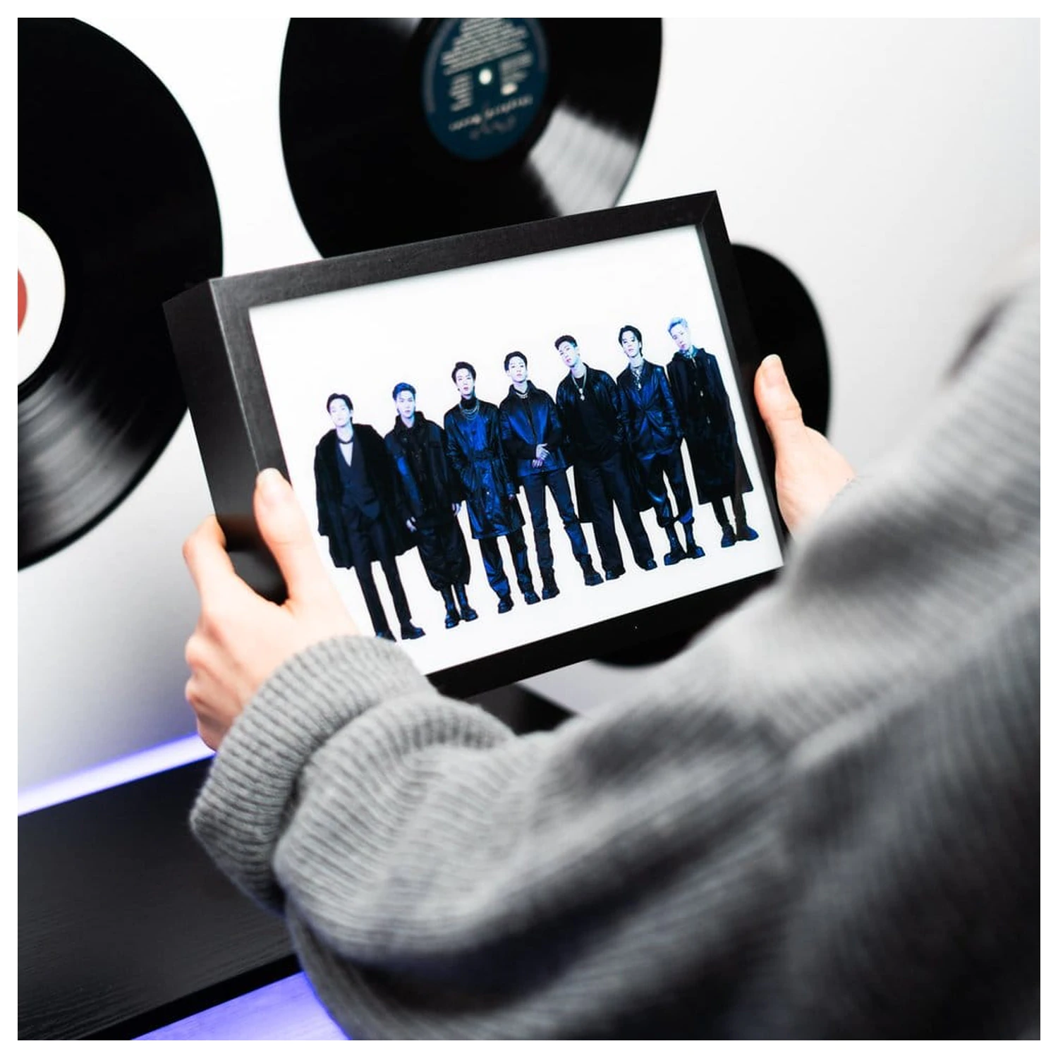 BTS Keretezett LED-es kép termékfotó
