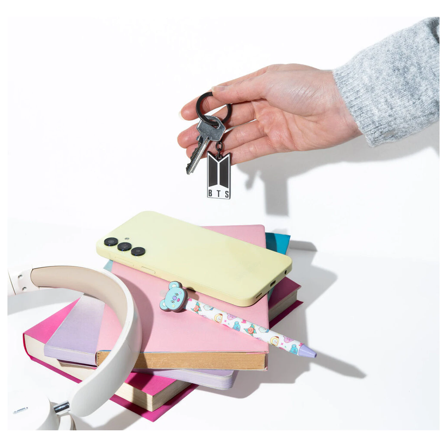 BTS Logo kulcstartó termékfotó