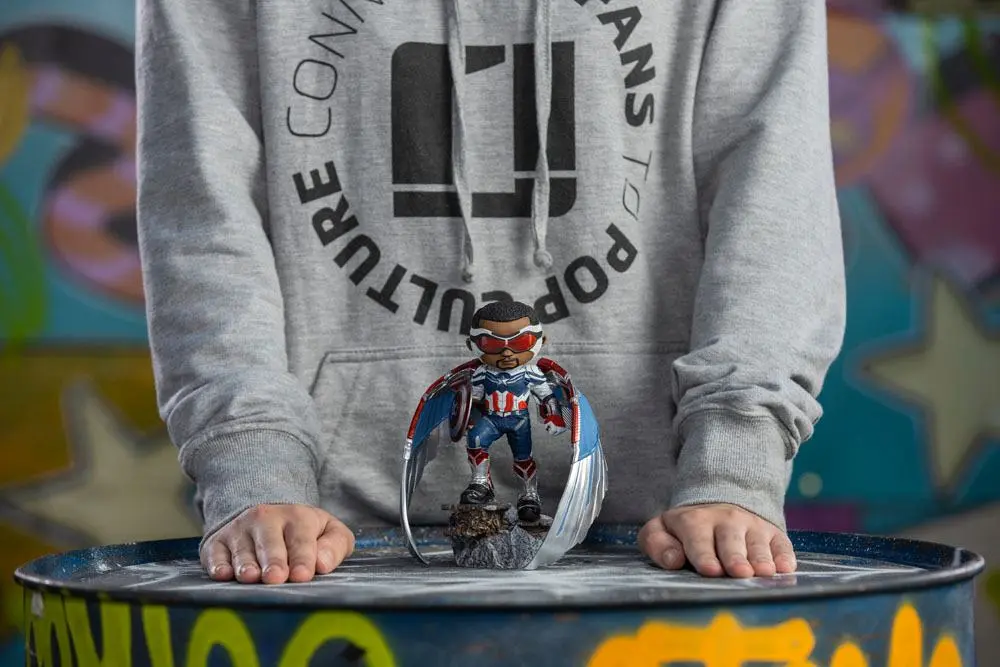 Captain America Mini Co. Sam Wilson PVC figura 17 cm termékfotó