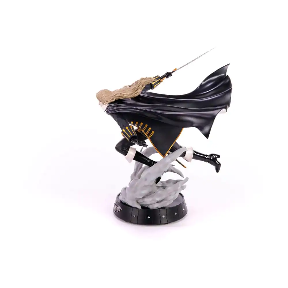 Castlevania Symphony of the Night Statue Dash Attack Alucard 30 cm termékfotó