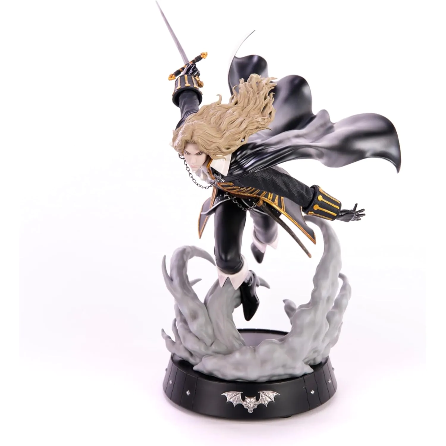 Castlevania Symphony of the Night Dash Attack Alucard szobor figura 30 cm termékfotó