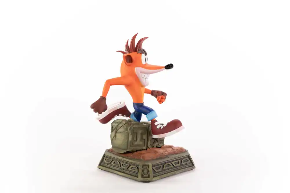 Crash Bandicoot Crash Bandicoot Classic szobor figura 32 cm termékfotó