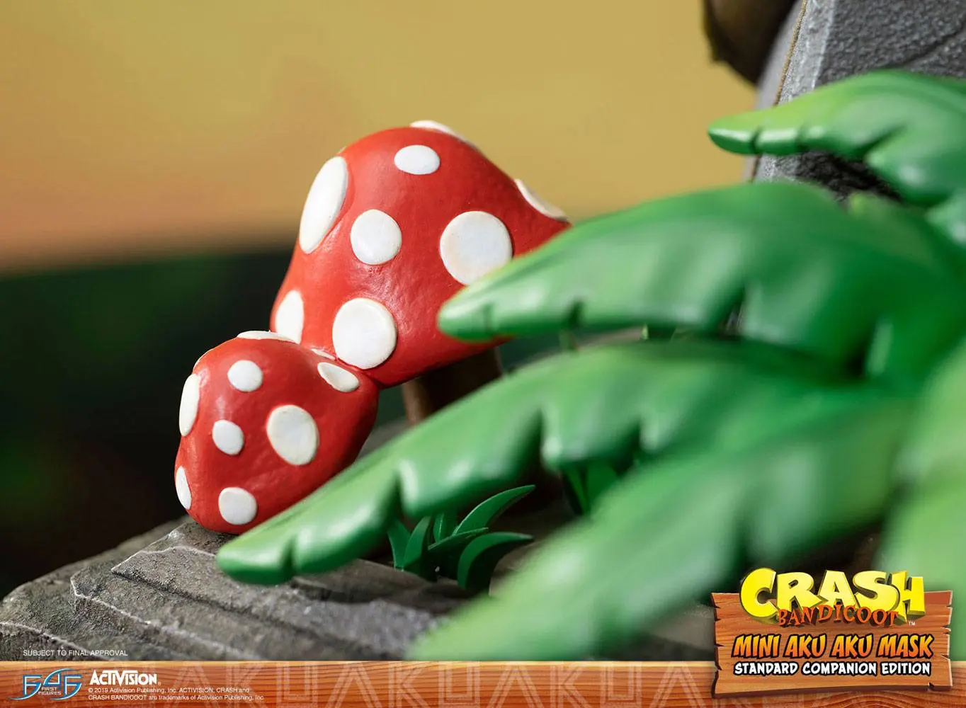 Crash Bandicoot Mini Aku Aku Mask szobor figura 40 cm termékfotó