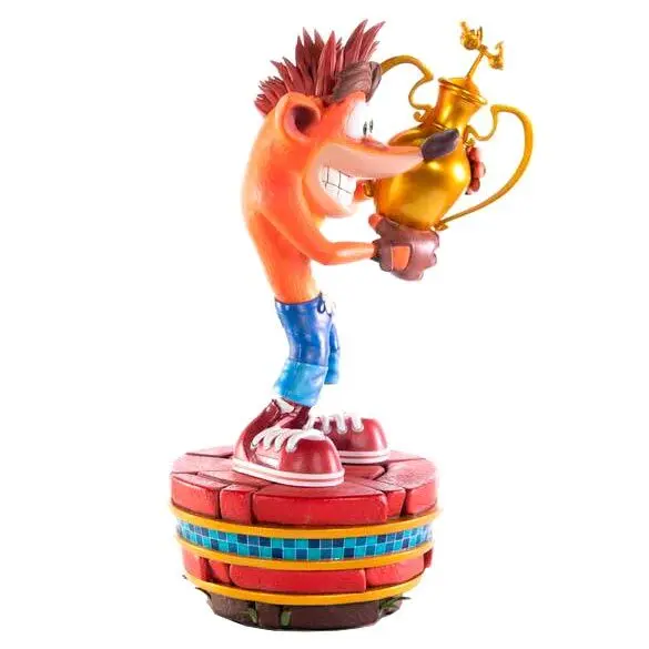 Crash Team Racing Nitro-Fueled Crash Winner szobor figura 46cm termékfotó