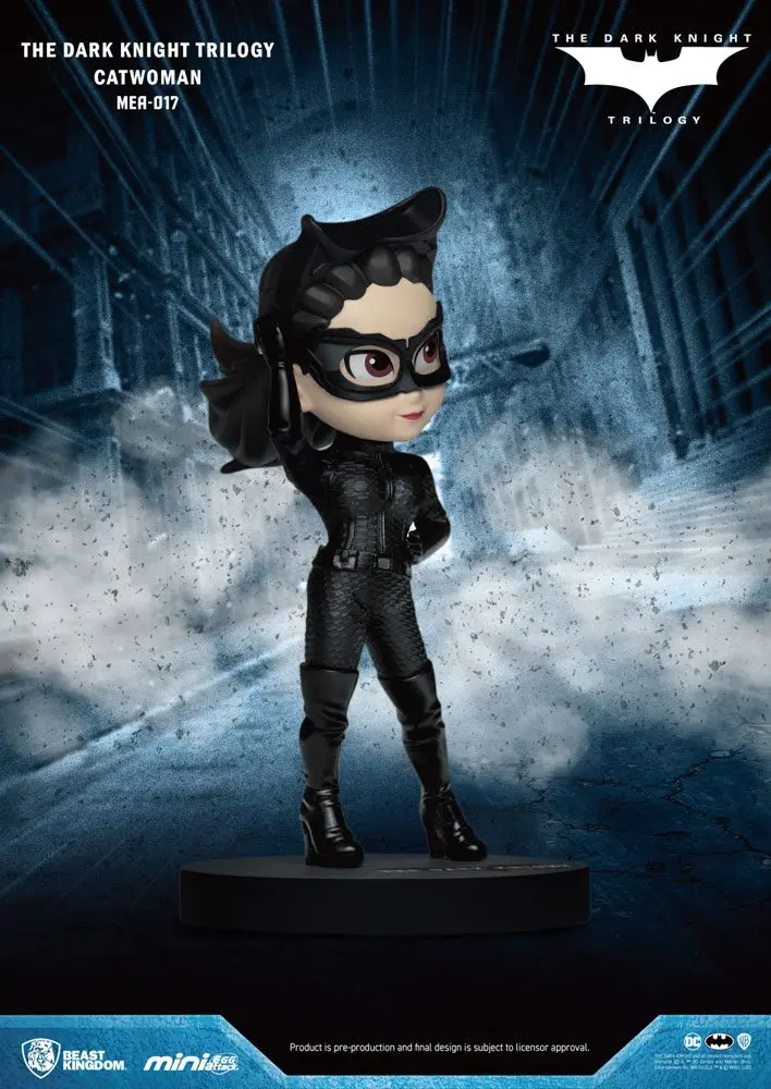 Dark Knight Trilogy Mini Egg Attack Catwoman figura 8 cm termékfotó