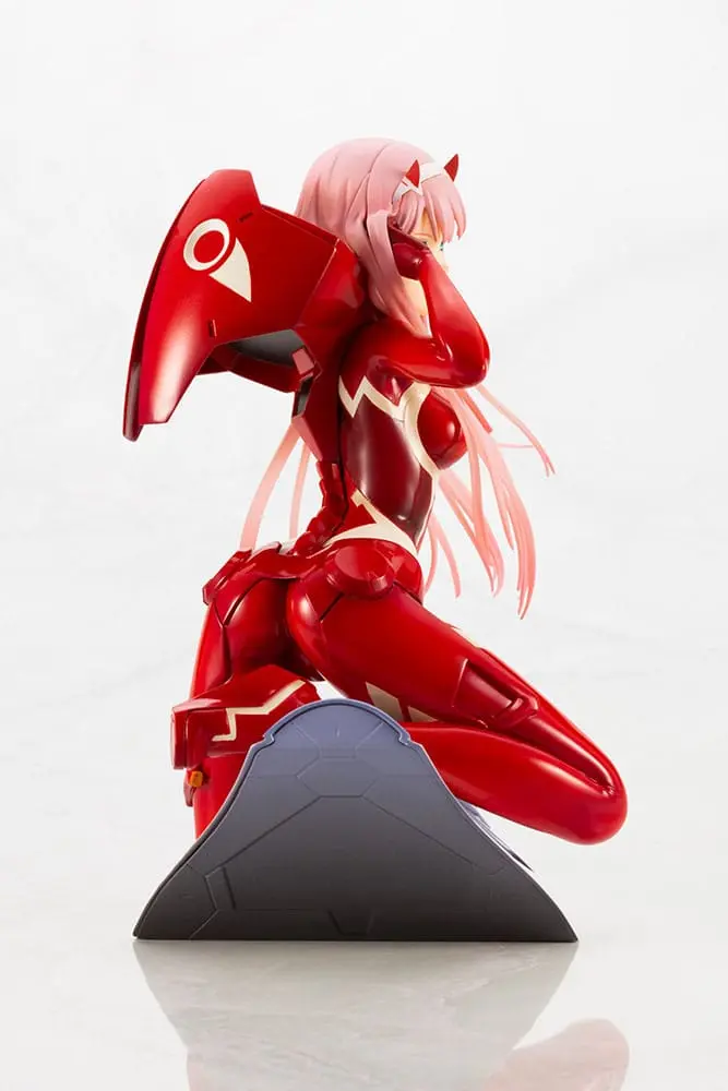 Darling in the Franxx 1/7 Zero Two PVC szobor figura 17 cm termékfotó