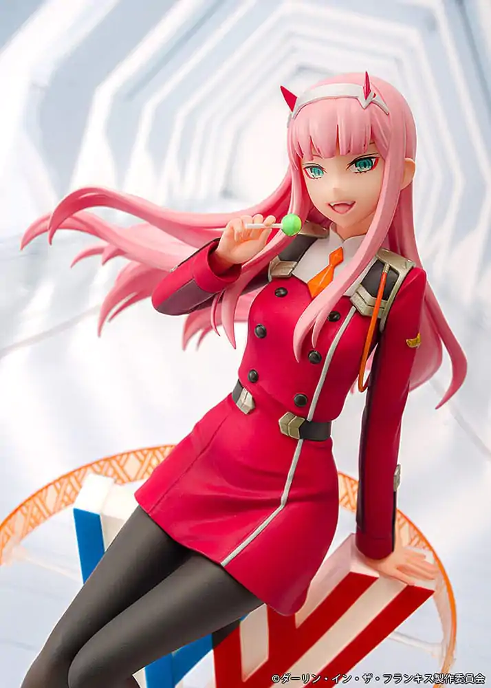 Darling in the Franxx 1/7 Zero Two PVC szobor figura 24 cm termékfotó