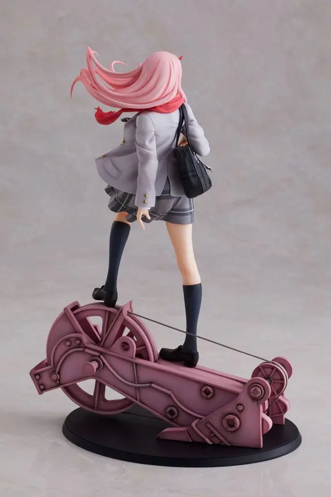 Darling in the Franxx 1/7 Zero Two School Uniform Version PVC szobor figura 29 cm termékfotó