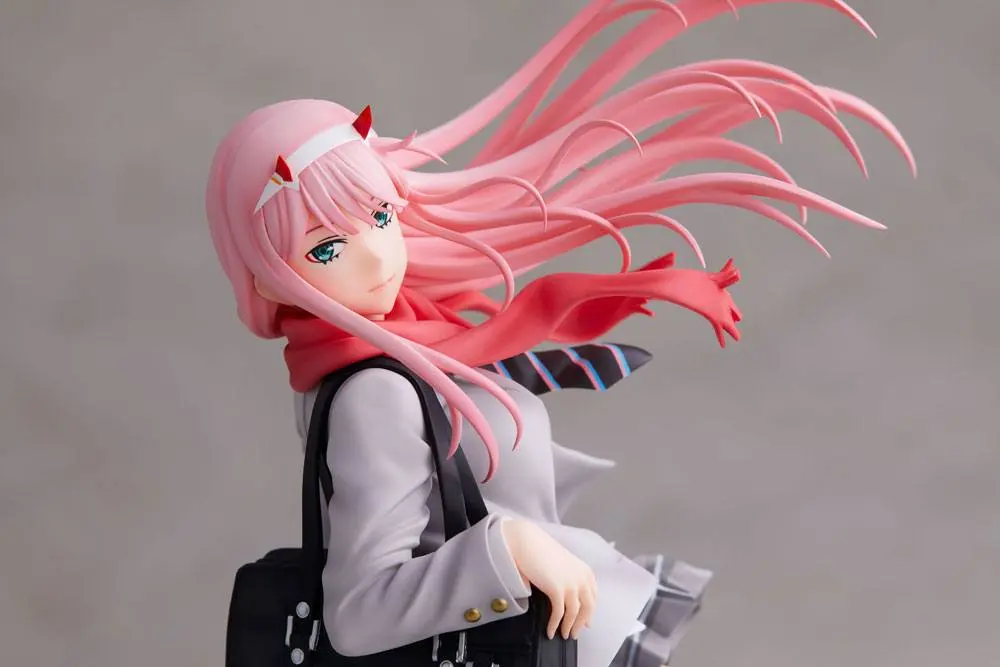 Darling in the Franxx 1/7 Zero Two School Uniform Version PVC szobor figura 29 cm termékfotó