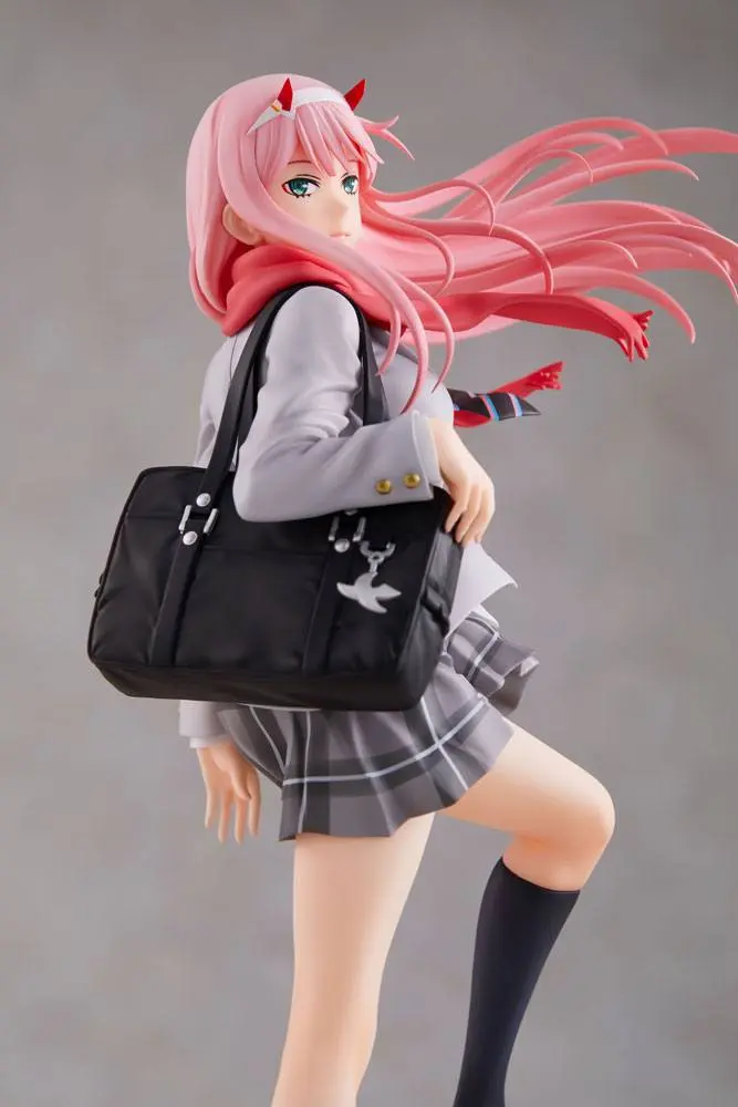 Darling in the Franxx 1/7 Zero Two School Uniform Version PVC szobor figura 29 cm termékfotó