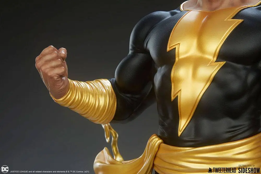 DC Comic Black Adam Maquette figura 53 cm termékfotó
