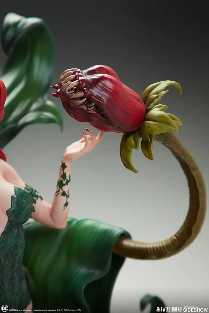 DC Comic Maquette Poison Ivy 36 cm termékfotó