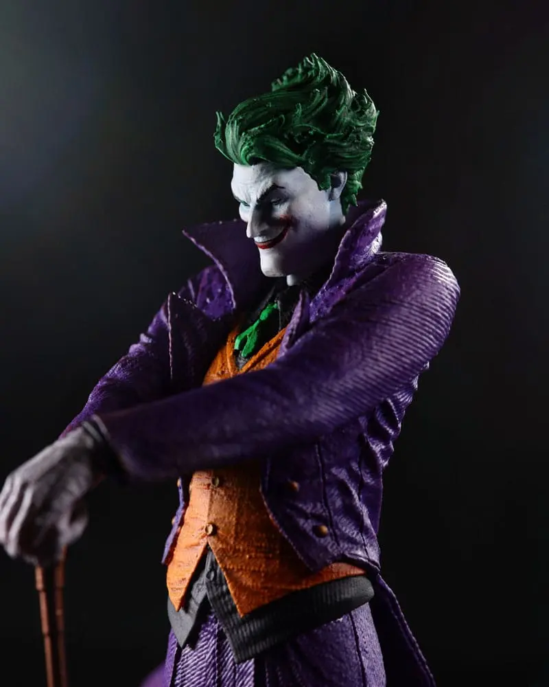 DC Comics 1/10 The Joker by Guillem March szobor figura 18 cm termékfotó