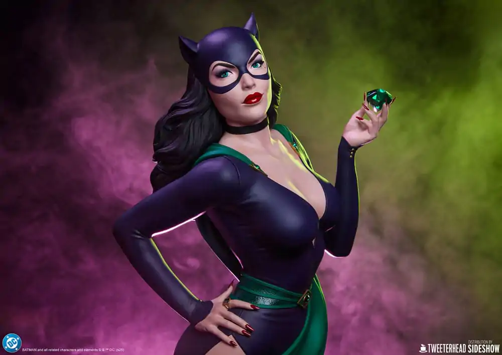 DC Comics 1/3 Catwoman mellszobor figura 39 cm termékfotó