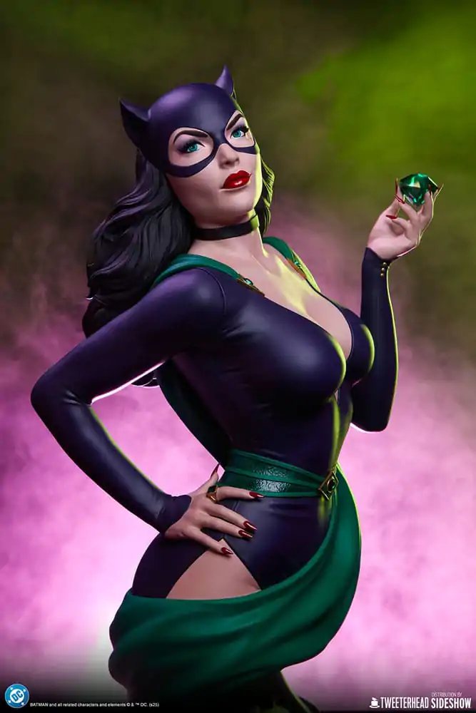 DC Comics 1/3 Catwoman mellszobor figura 39 cm termékfotó