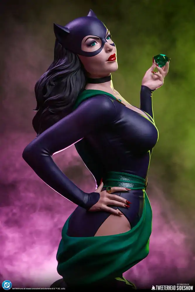DC Comics 1/3 Catwoman mellszobor figura 39 cm termékfotó