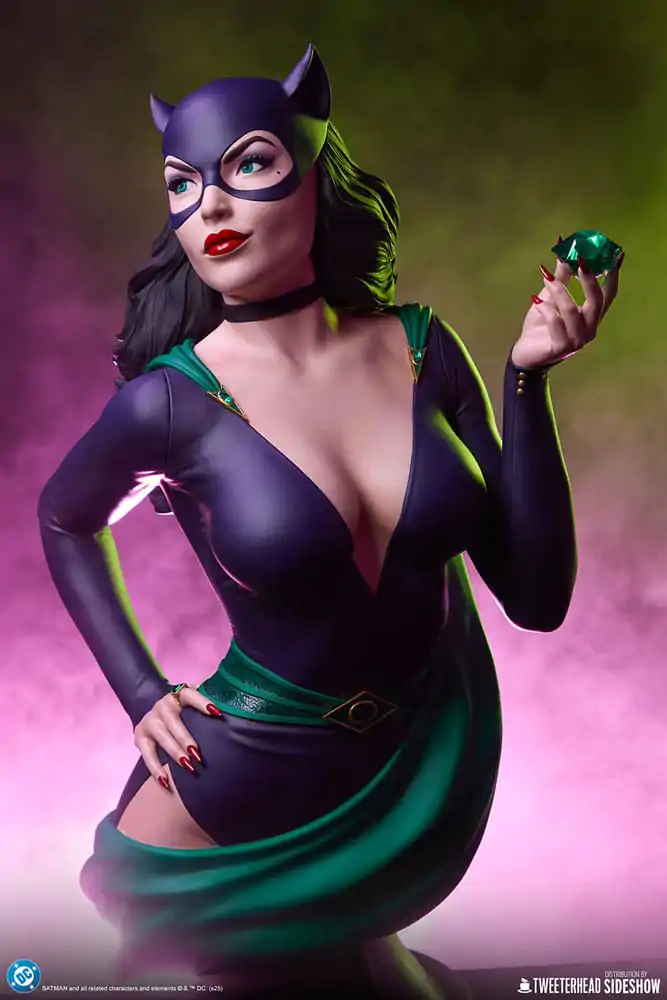 DC Comics 1/3 Catwoman mellszobor figura 39 cm termékfotó