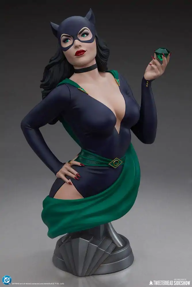 DC Comics 1/3 Catwoman mellszobor figura 39 cm termékfotó