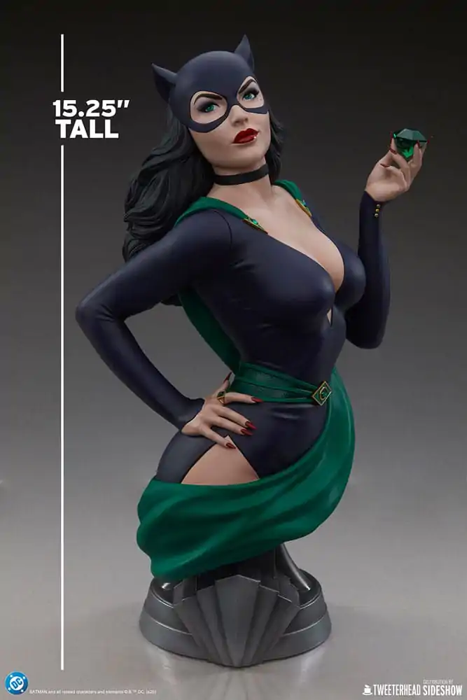 DC Comics 1/3 Catwoman mellszobor figura 39 cm termékfotó
